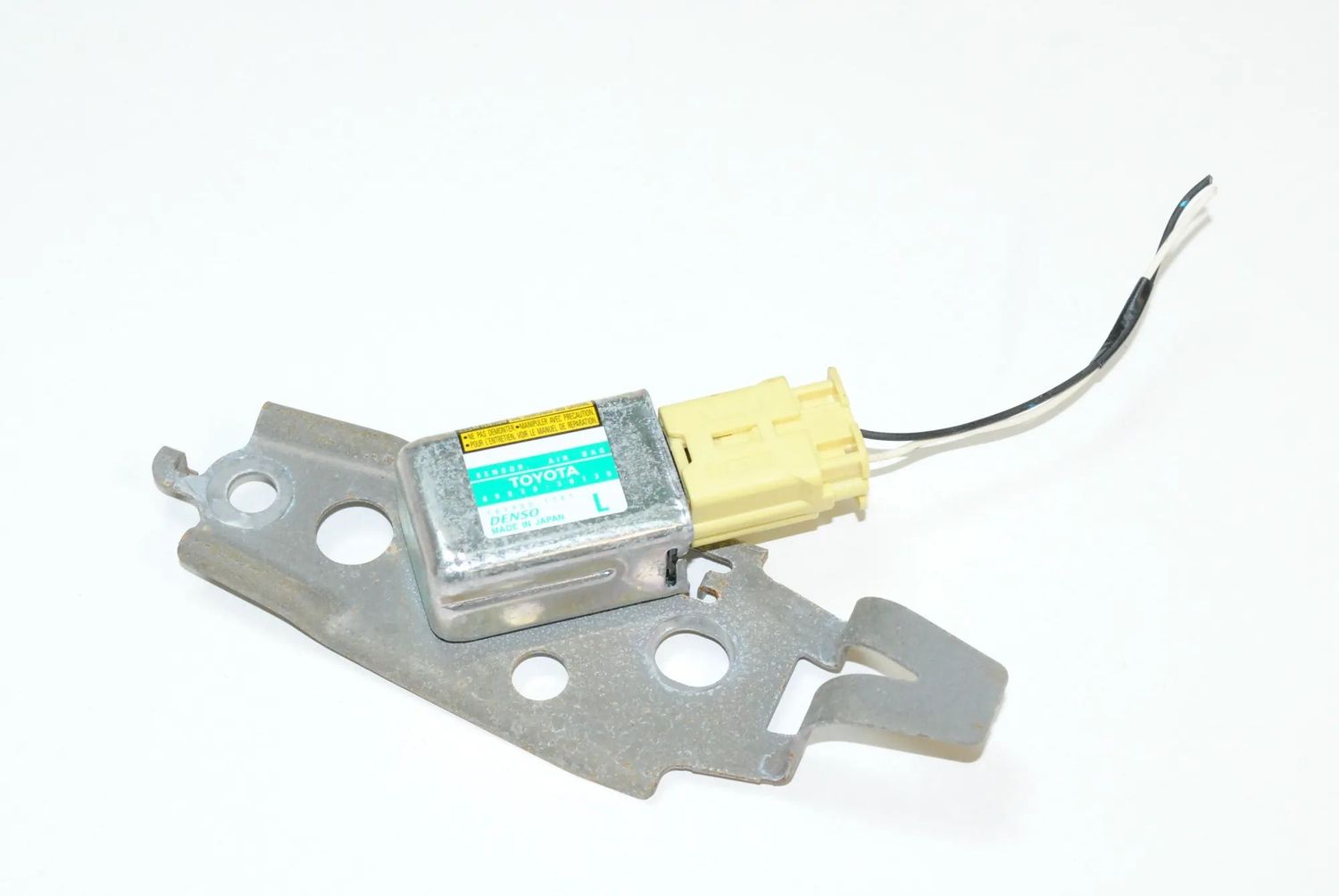 89830-30130 Vänster sida krocksensor LEXUS GS (III GRS19_, UZS19_, URS19_) (2004-2011) — Leverans i Europa