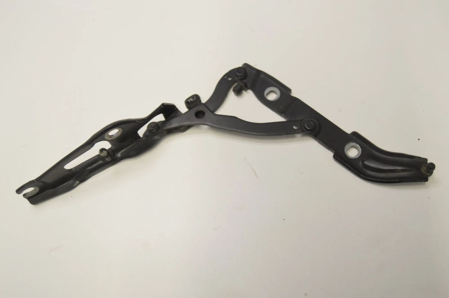 706062709 Lewy boczny pokrywa bagażnika zawias BMW 3 SERIES (E90) (2004-2011) — Dostawa w Europie