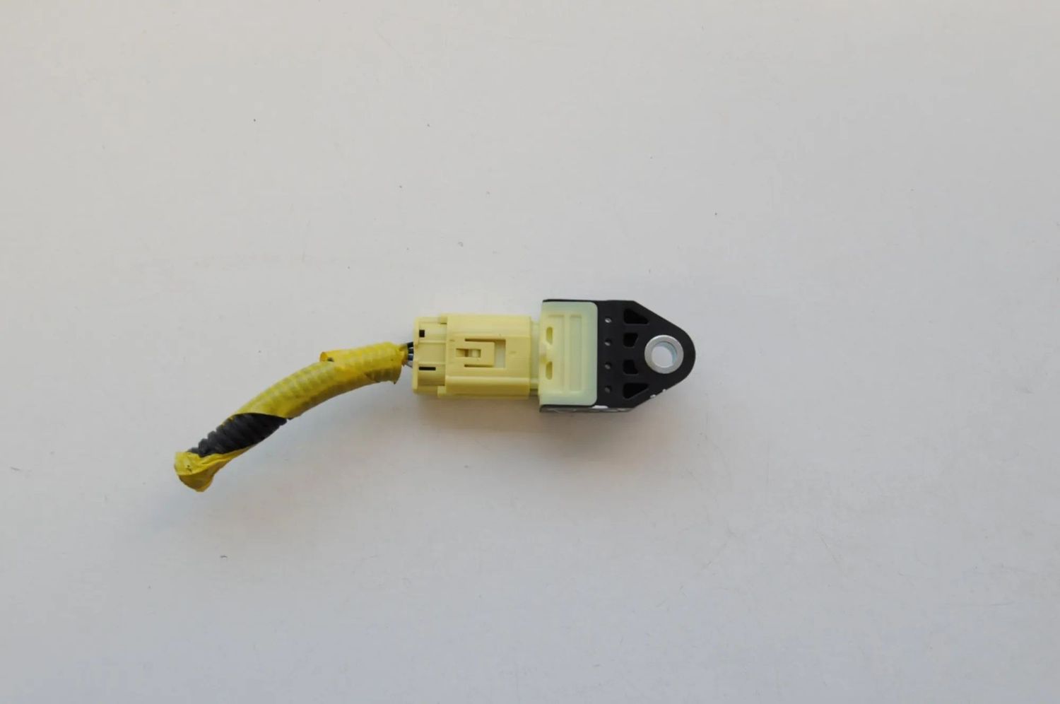 98235AG060 Höger sida krocksensor SUBARU OUTBACK (BL, BP) (2003-2010) — Leverans i Europa