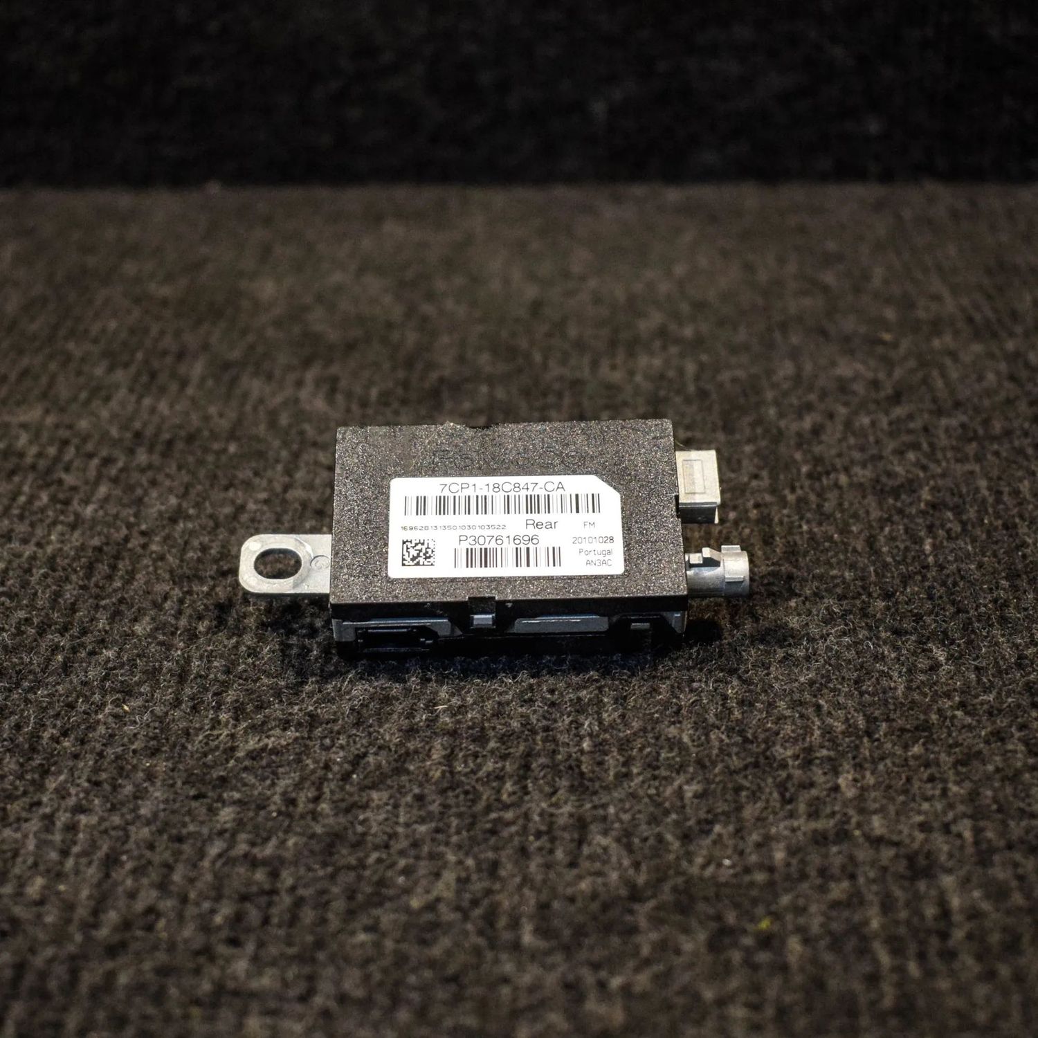 7CP1-18C847-CA Wzmacniacz antenowy FORD C-MAX (II DXA/CB7, DXA/CEU) (2010-2019) — Dostawa w Europie