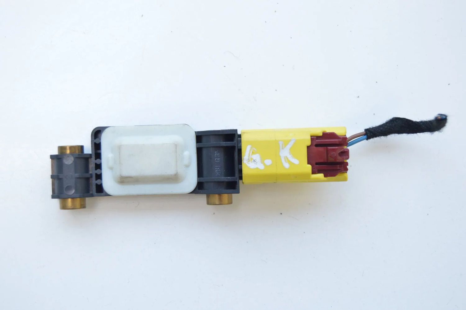 8E0959643B Bak vänster krocksensor AUDI A4 (8EC, B7) (2004-2008) — Leverans i Europa