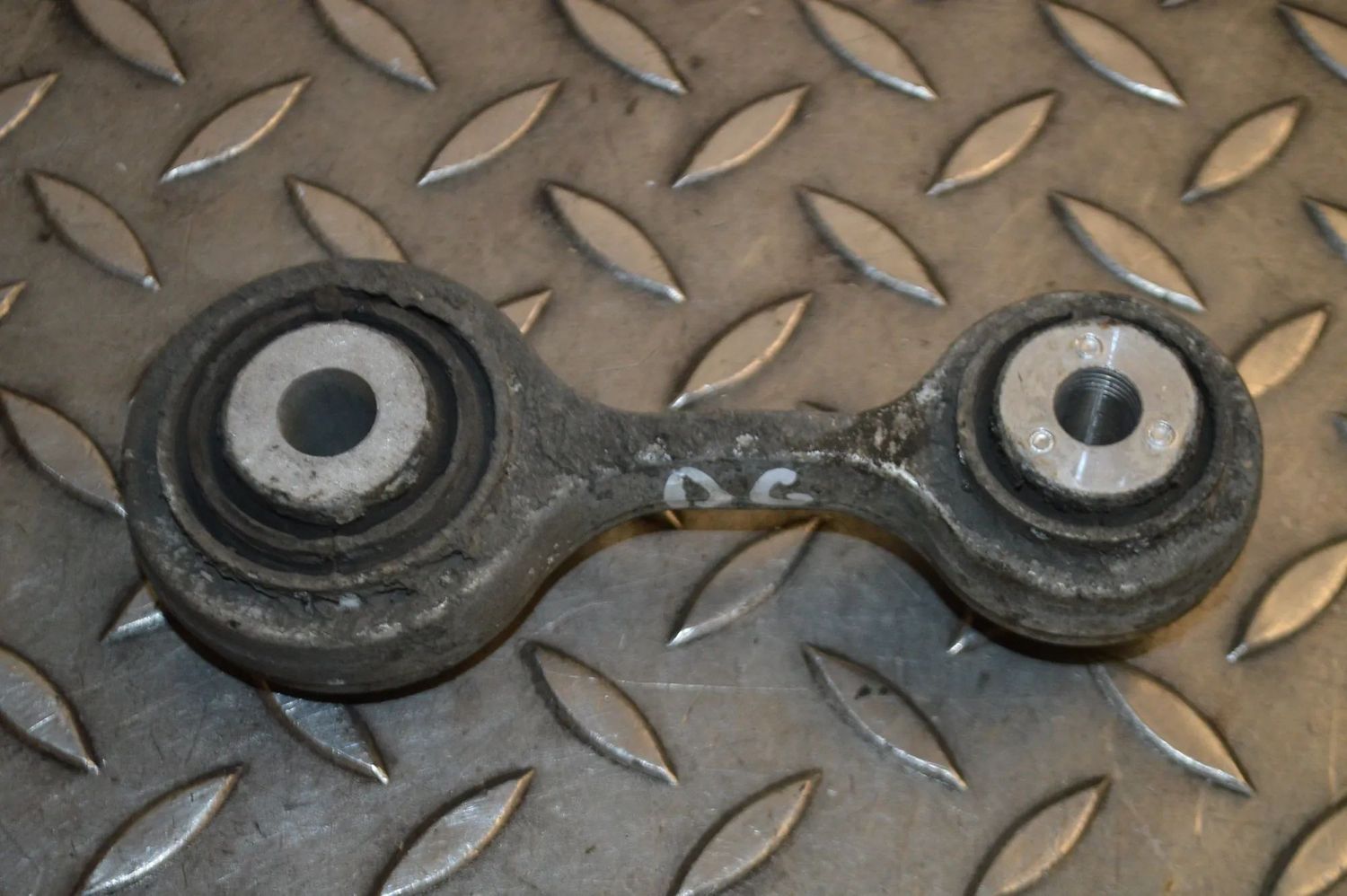 Tylny prawy wahacz BMW 7 SERIES (F01, F02) (2008-2015) — Dostawa w Europie