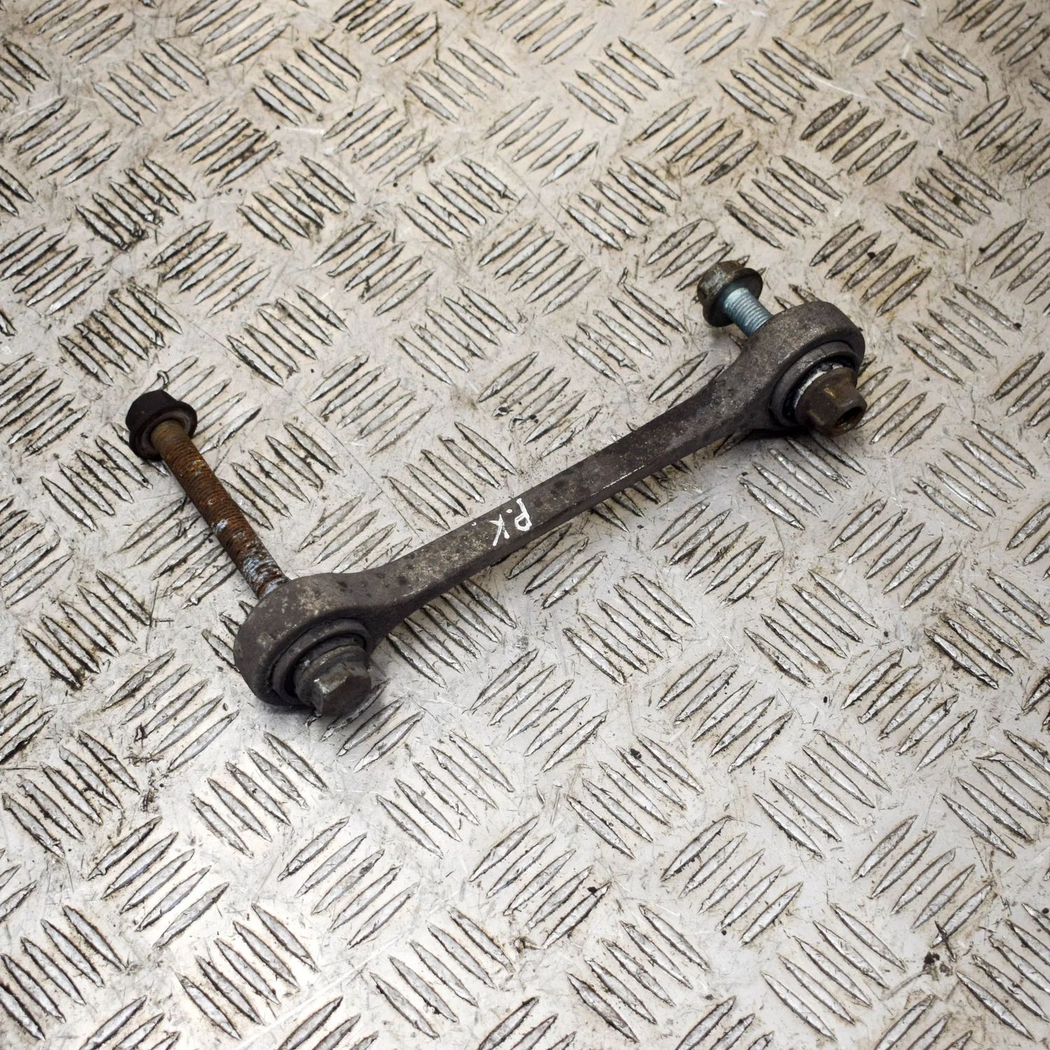 Przedni lewy stabilizer link VW TOUAREG (7LA, 7L6, 7L7) (2002-2010) — Dostawa w Europie