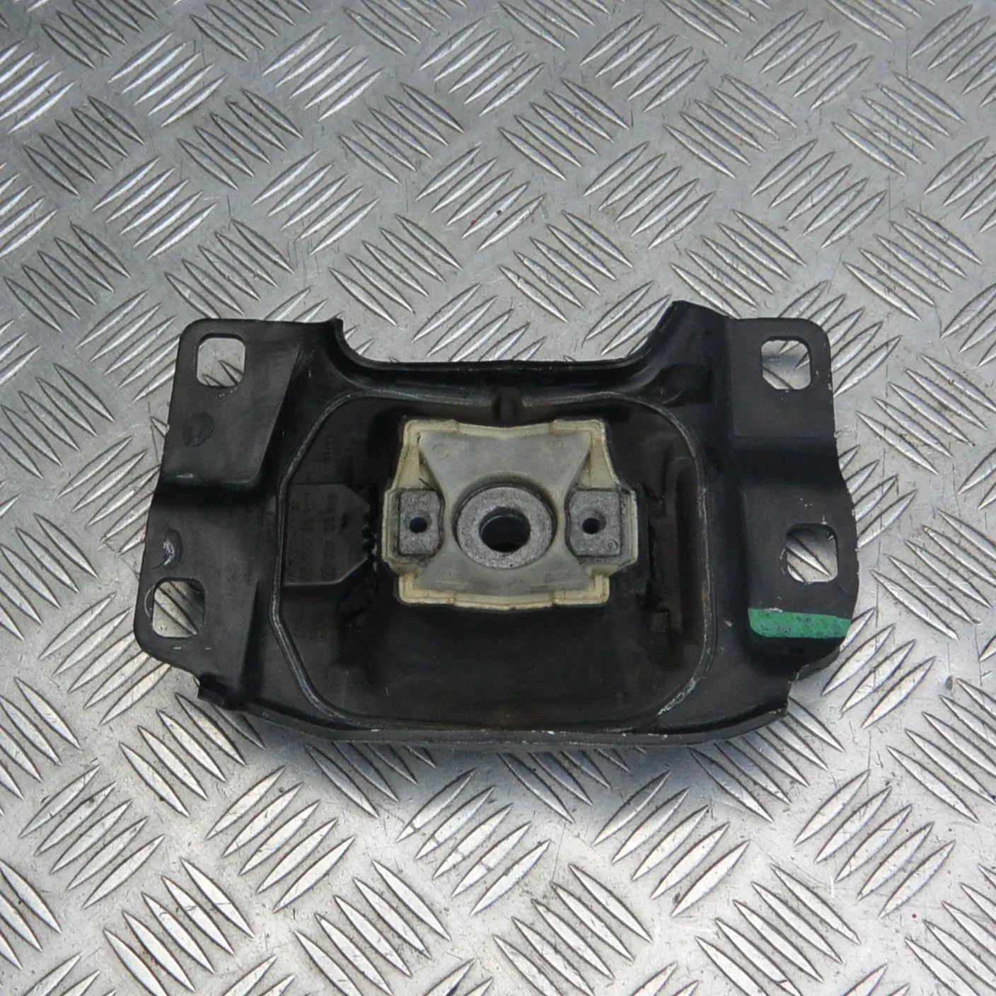 V61-7M121-BB Links Seite Motorlager FORD FOCUS (III) (2010-2020) — Europa-Versand