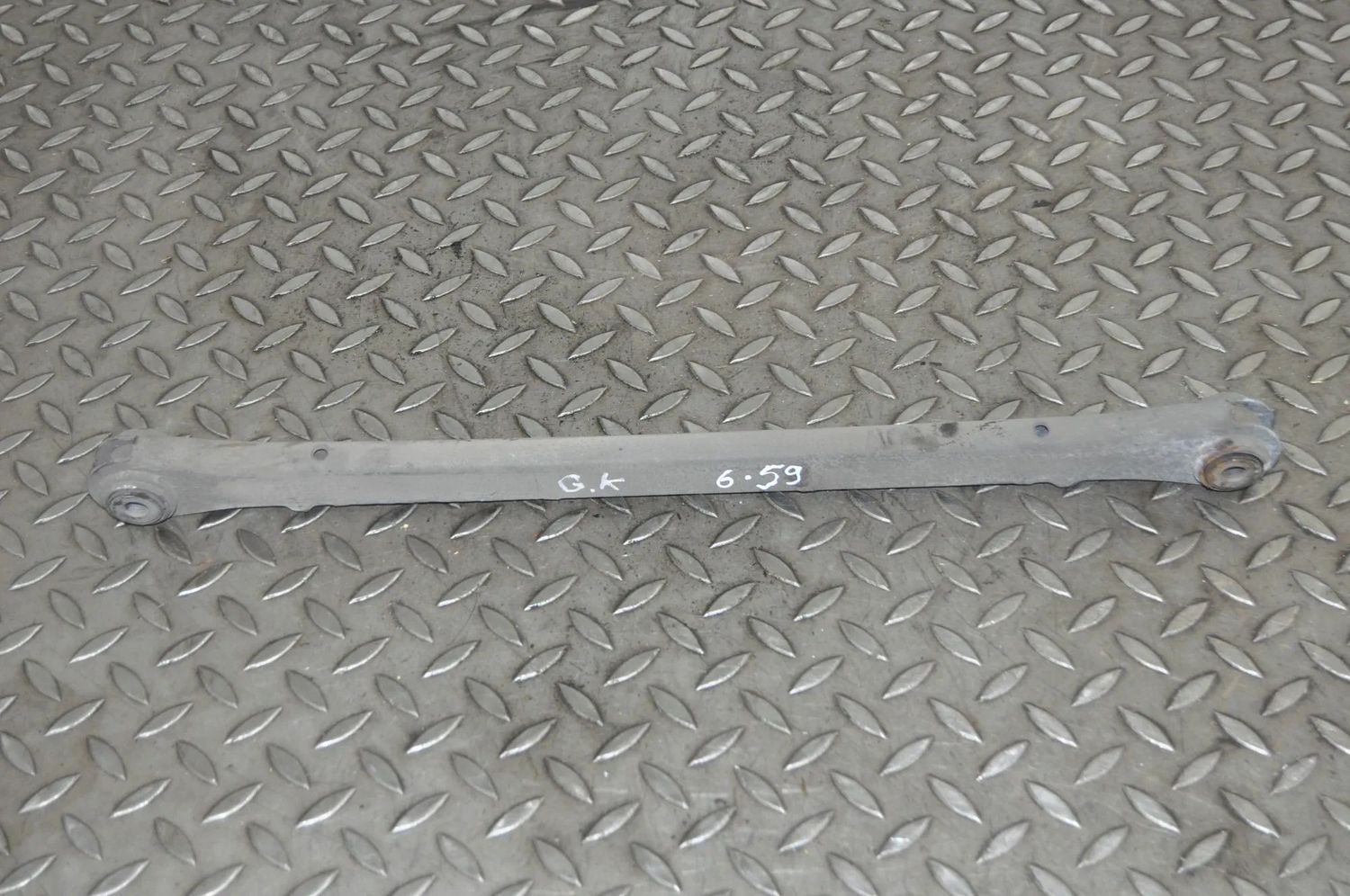 Aizmugurējais kreisais piekare svira MINI COOPER (R56) (2005-2013) — Piegāde Eiropā