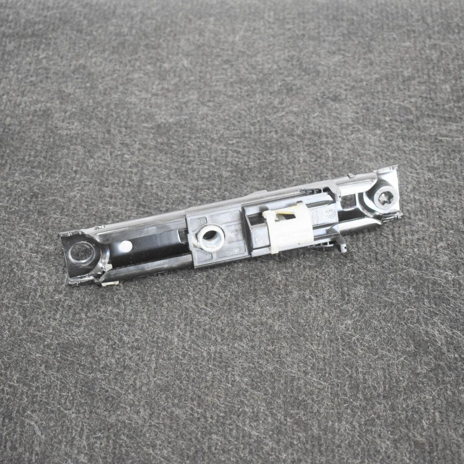 13585757 Front Left Seatbelt Height Adjuster OPEL MOKKA (MOKKA X) (2012-...) — Europe Delivery