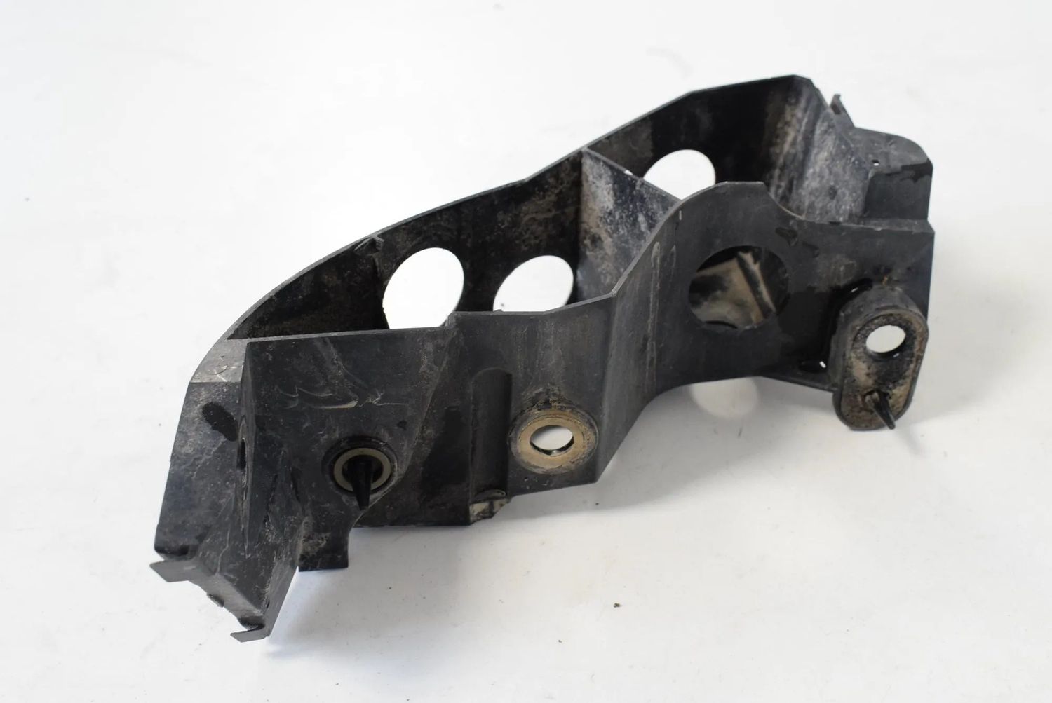 Rear Left Bumper Bracket SUBARU OUTBACK (BR) (2009-...) — Europe Delivery