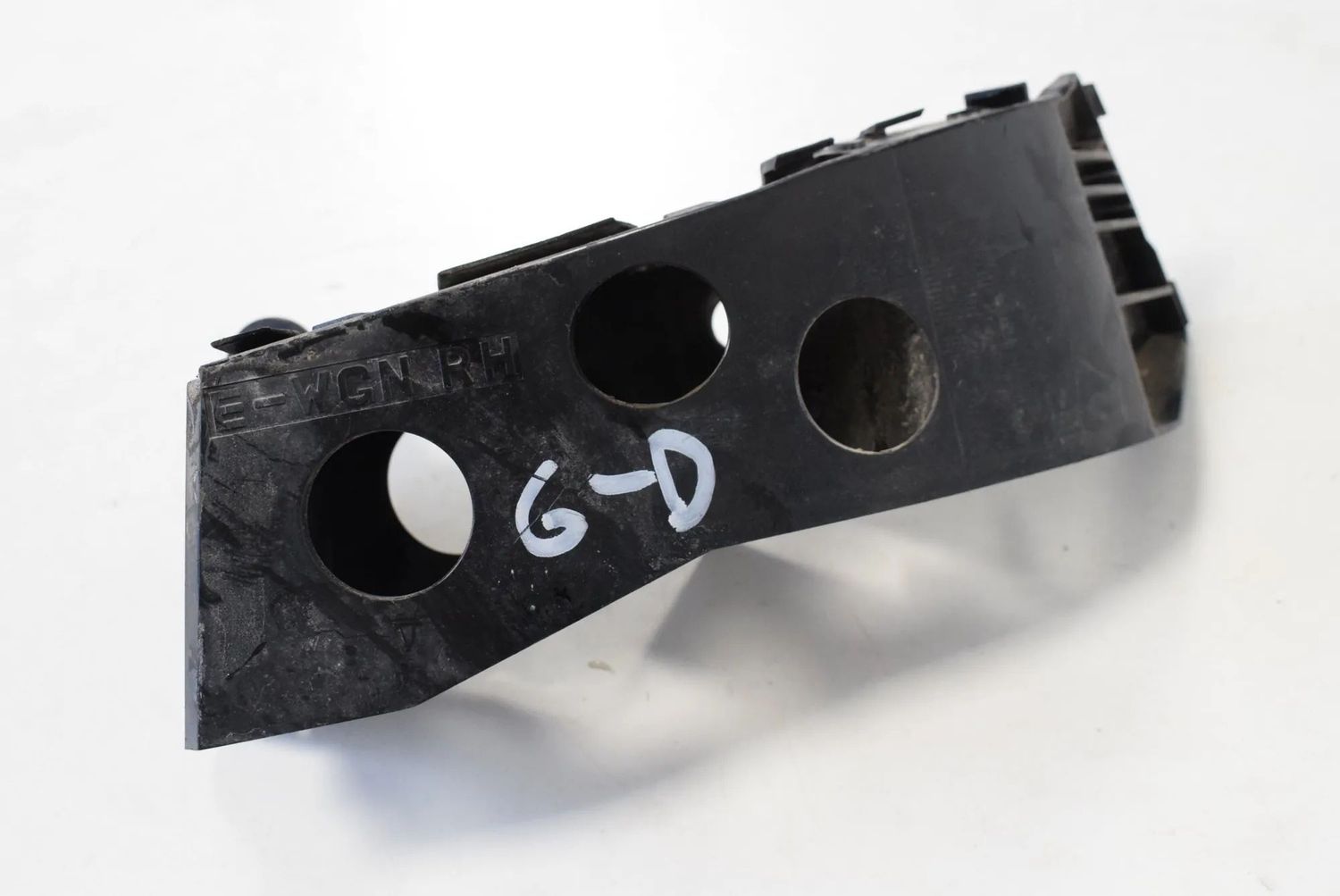 Rear Right Bumper Bracket SUBARU OUTBACK (BR) (2009-...) — Europe Delivery