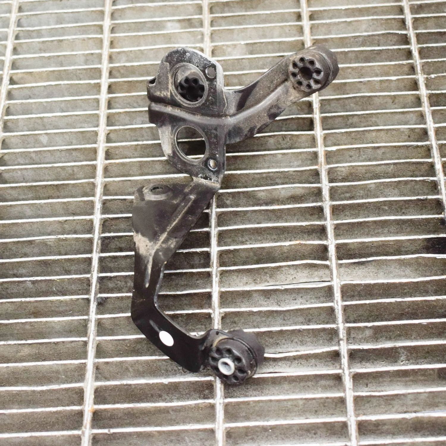 2284888 ABS Pump Holder BMW 3 SERIES (F30, F80) (2011-2019) — Europe Delivery