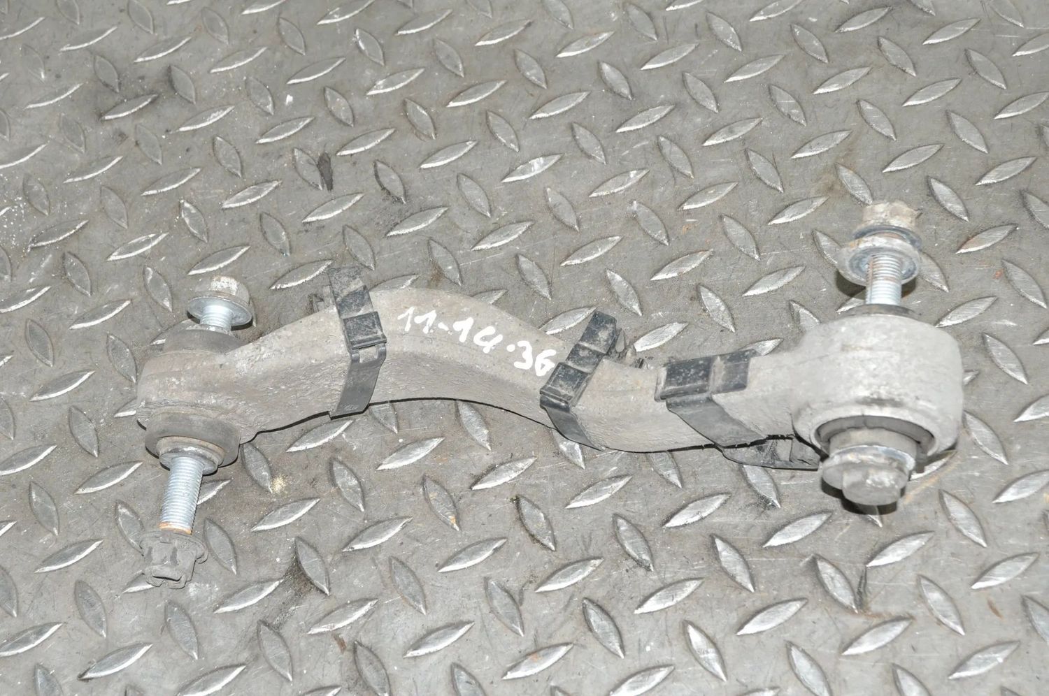 Rear Left Control Arm BMW 7 SERIES (F01, F02) (2008-2015) — Europe Delivery