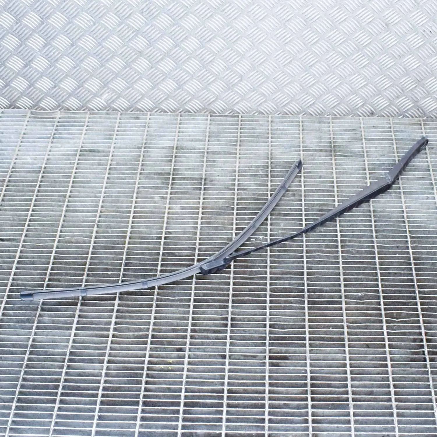 BK31-17526-CD Front Wiper Arms FORD TRANSIT (2013-...) — Europe Delivery