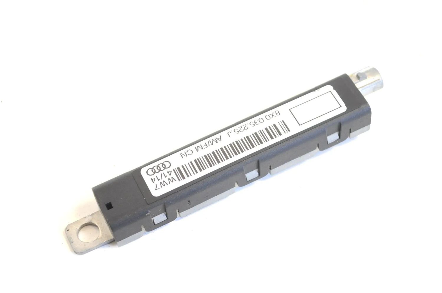 8X0035225J Antenna Amplifier AUDI A1 (Sportback 8XA, 8XF) (2011-2018) — Europe Delivery
