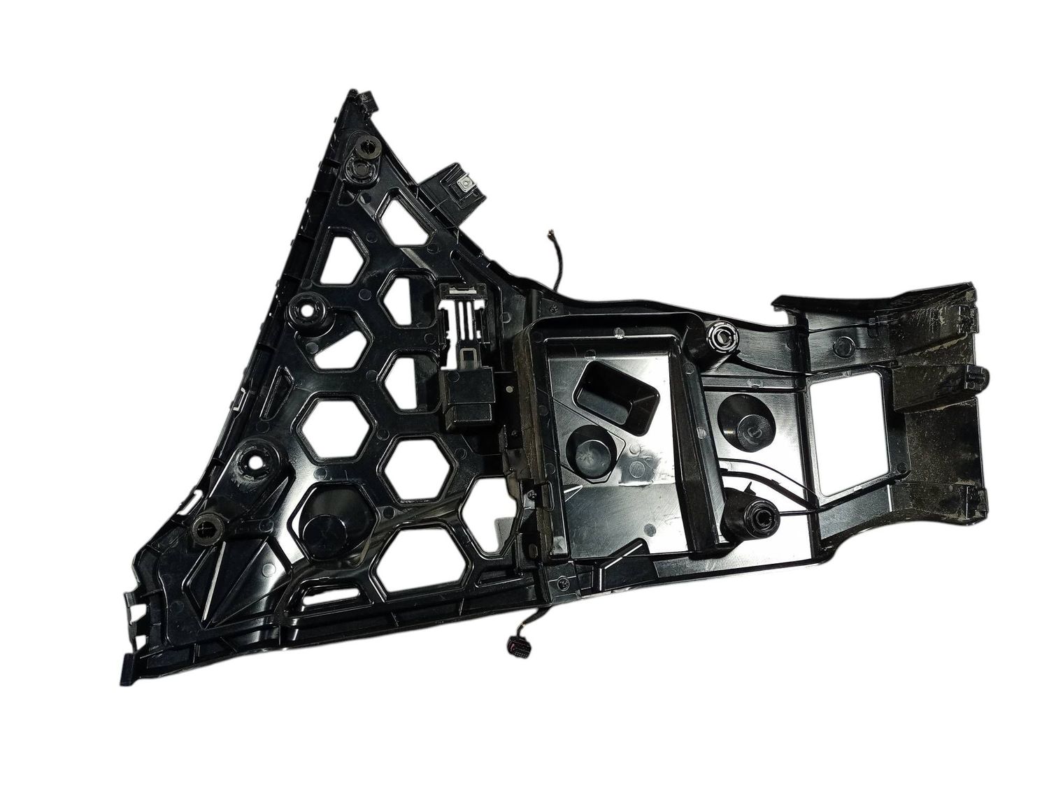 BMW X6 Air intake duct part OEM 8085683 — Europe Delivery