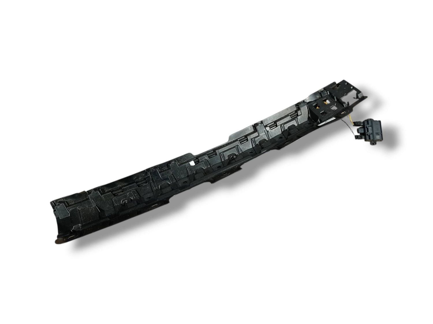 BMW X7 Rear bumper mounting bracket OEM 51128070391 — Europe Delivery