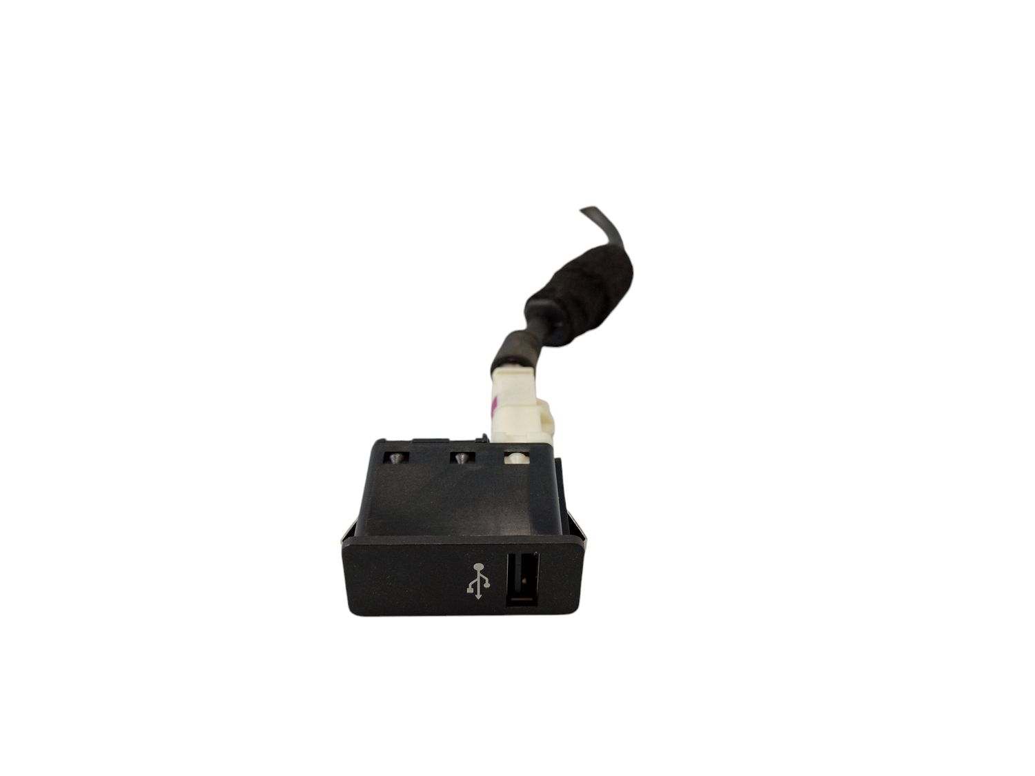 BMW 2 SERIES USB socket connector OEM 6820397 — Europe Delivery