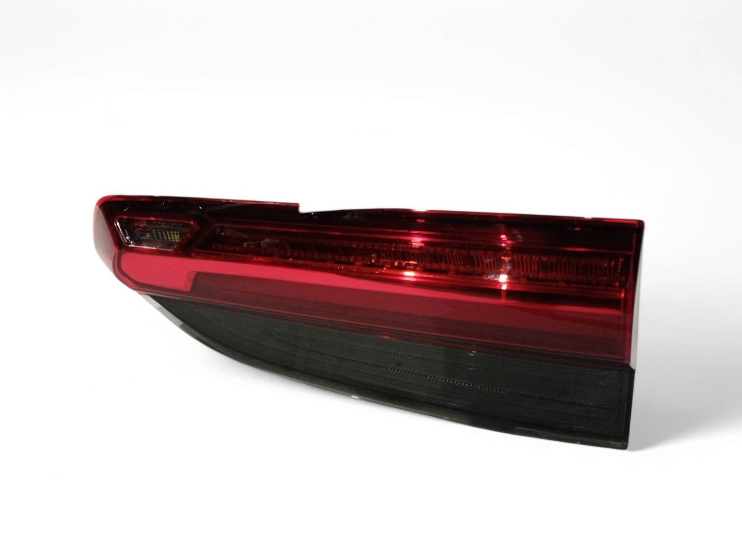 BMW X4 Tailgate rear/tail lights OEM 63217433797 — Europe Delivery