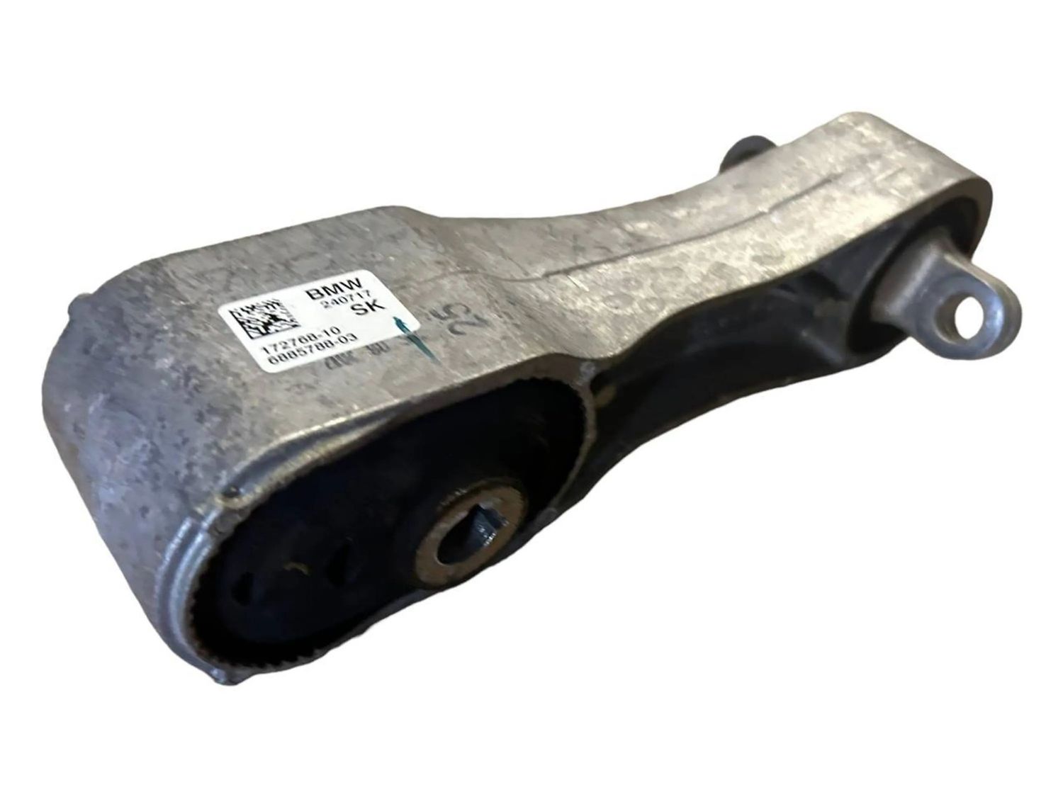 BMW 2 SERIES Engine mount bracket OEM 22116853470 — Europe Delivery