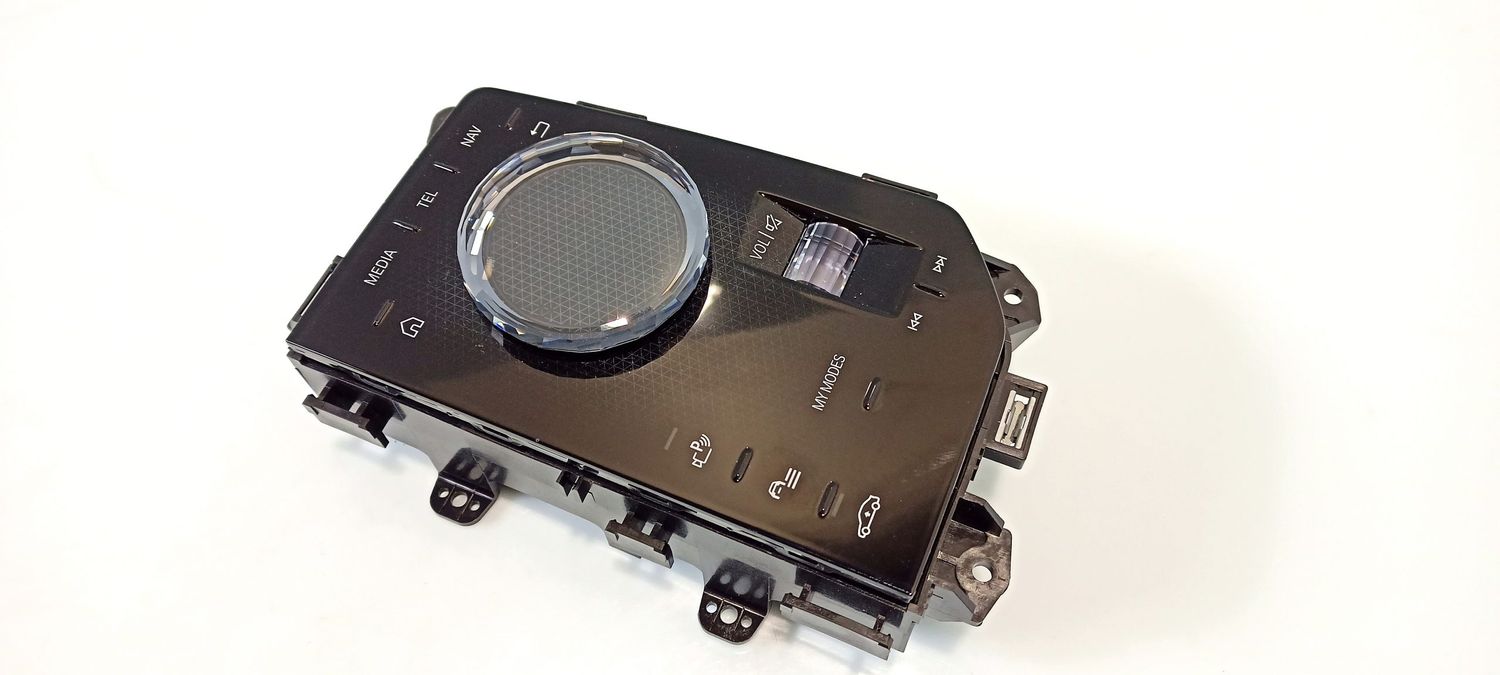 BMW 7' G70 Gear selector OEM 65825A5CC72 — Europe Delivery