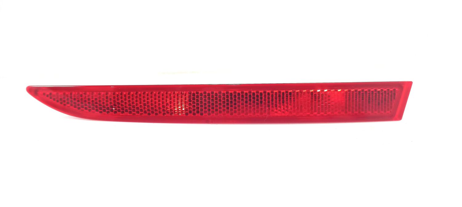 BMW 6 SERIES Rear tail light reflector OEM 63147391648 — Europe Delivery