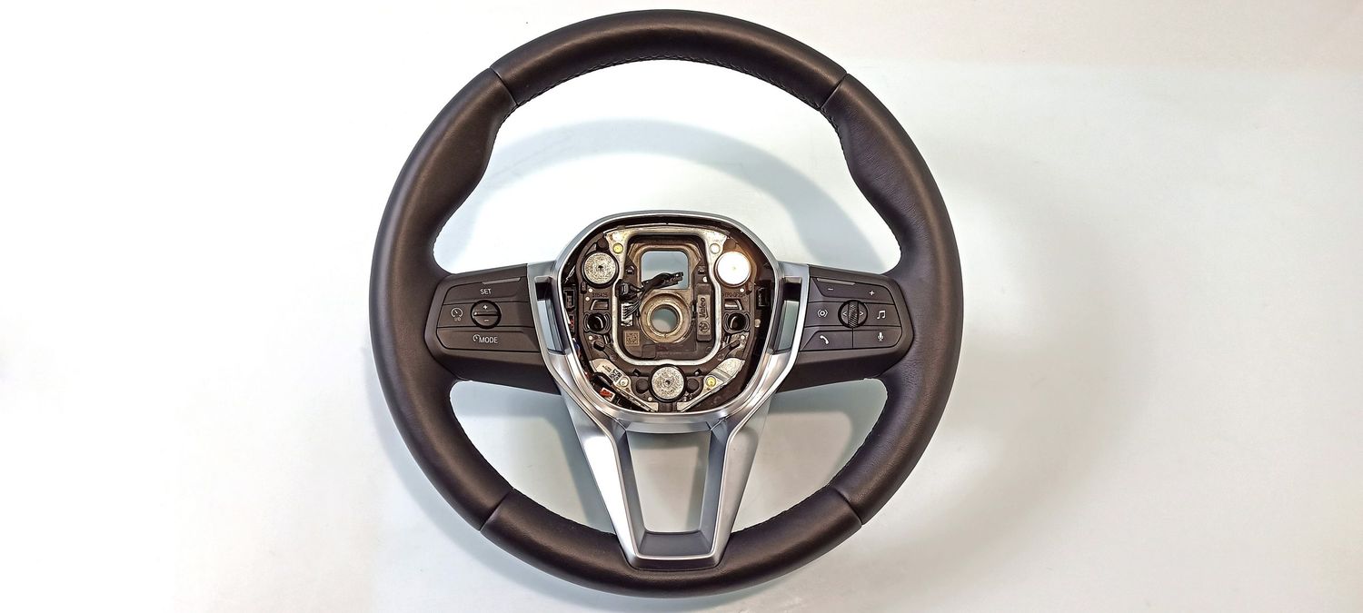 BMW X1 Steering Wheel OEM 32305A4EE18 — Europe Delivery