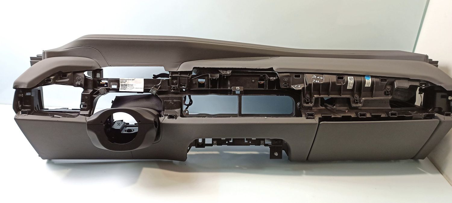 BMW 7' G70 Dashboard OEM 51167884060 — Europe Delivery