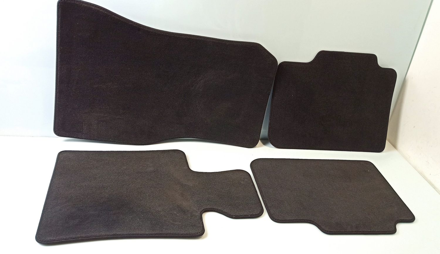 BMW 6 SERIES Front floor mat OEM 51477911019 — Europe Delivery