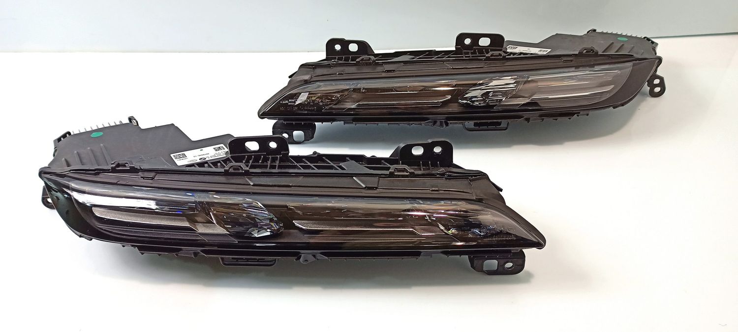 BMW 7' G70 LED Daytime headlight OEM 63115A5F5C3 — Europe Delivery