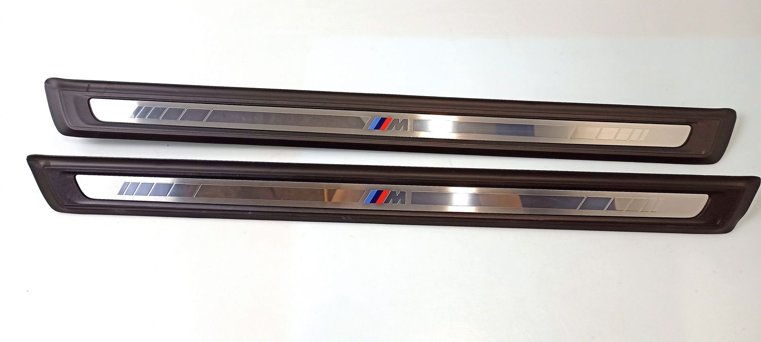 BMW 4 SERIES Front sill trim cover OEM 51478077317 — Europe Delivery