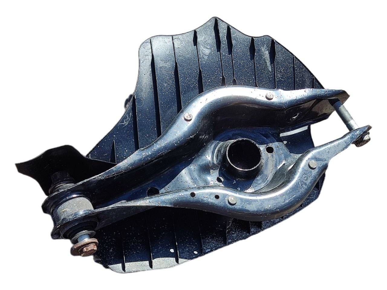 BMW 3 SERIES Rear control arm OEM 6796138 — Europe Delivery