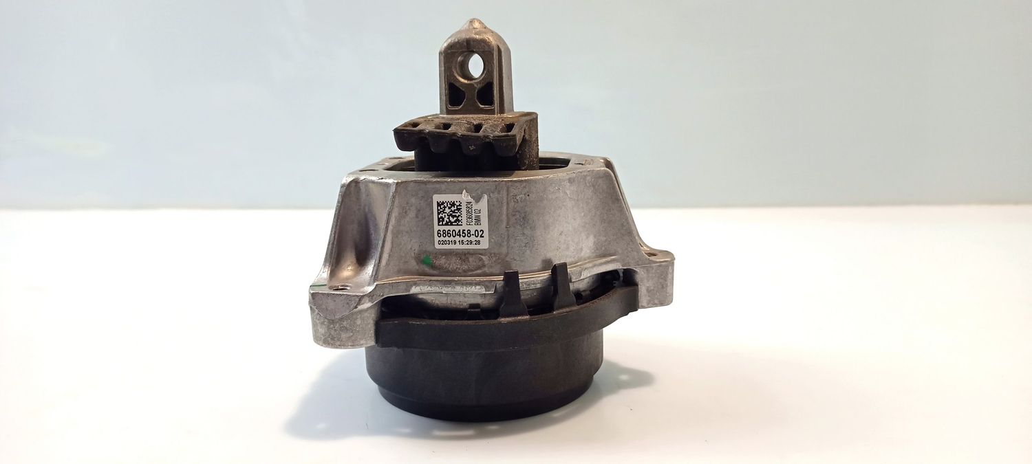 BMW 8 SERIES Engine mount bracket OEM 22116860458 — Europe Delivery