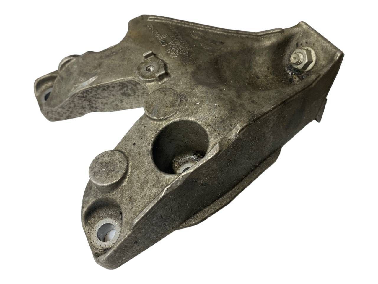 BMW 3 SERIES Engine mounting bracket OEM 22116789093 — Europe Delivery