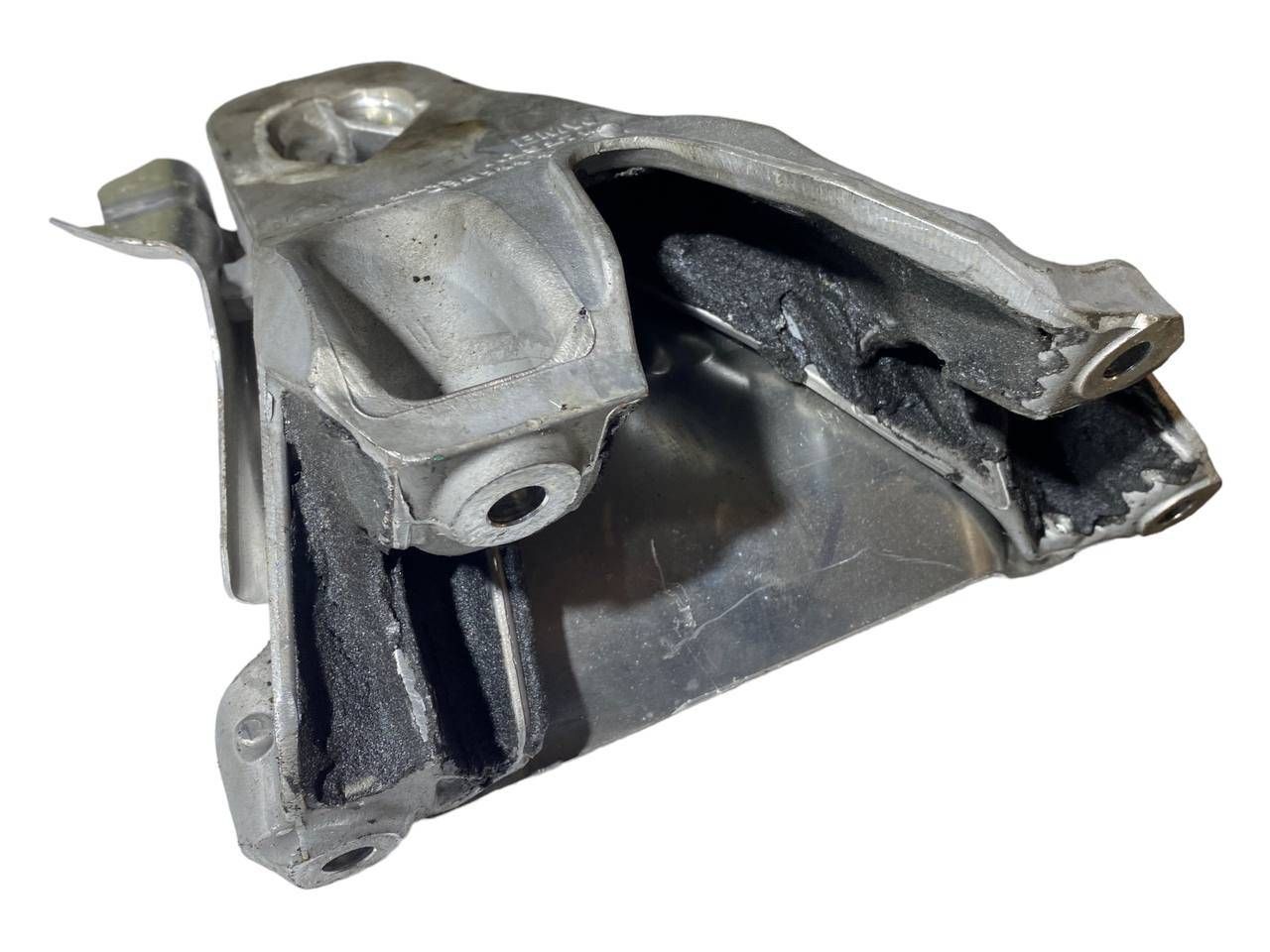 BMW X5 Engine mounting bracket OEM 6864614 — Europe Delivery