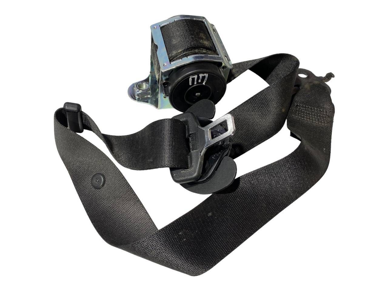 BMW 5 SERIES Front seatbelt — Europe Delivery