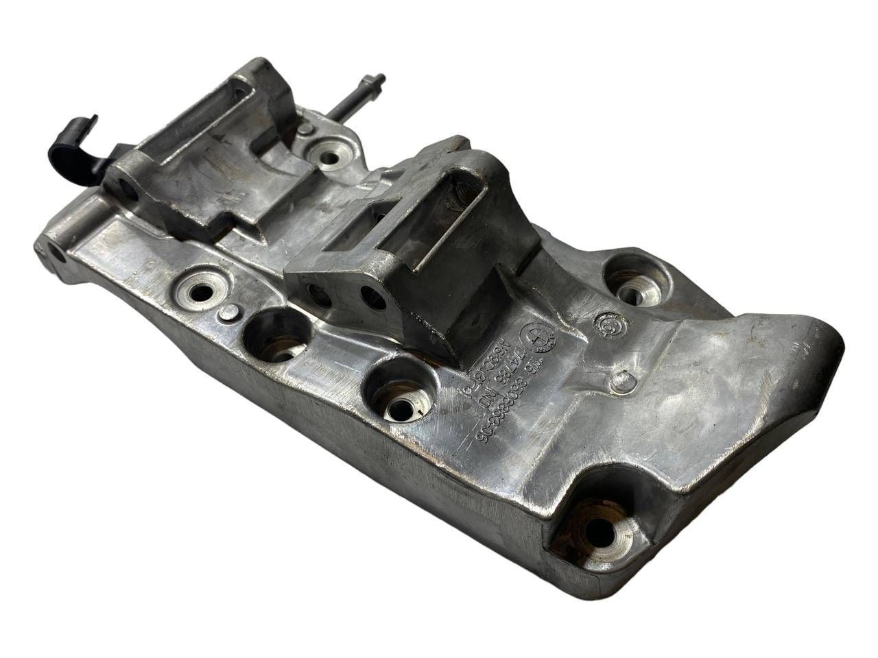 BMW 3 SERIES Generator/alternator bracket OEM 11168506863 — Europe Delivery