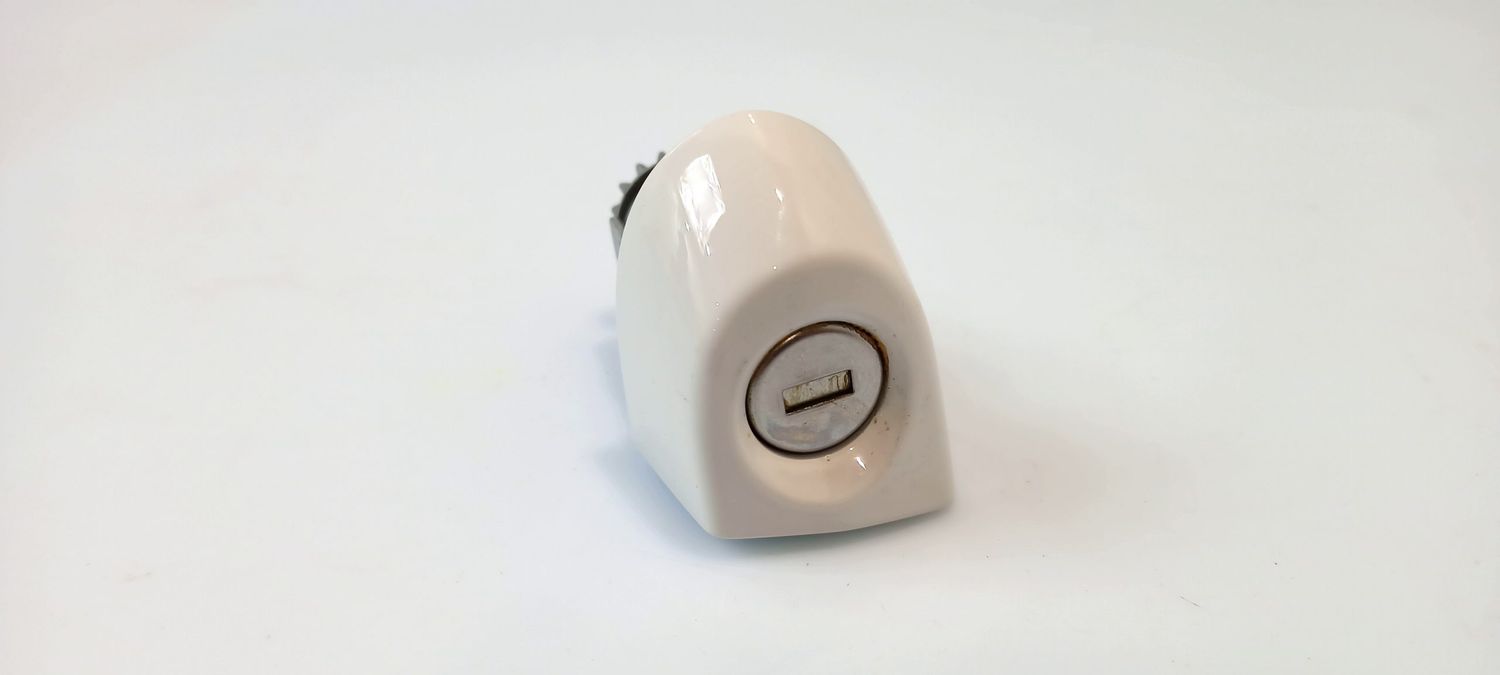 BMW 4 SERIES Front door handle cover OEM 51217162439 — Europe Delivery