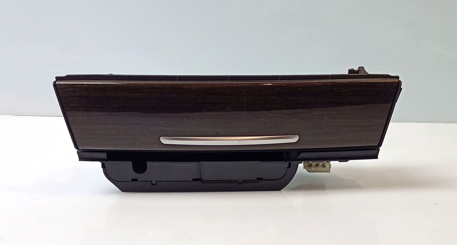 BMW 7 SERIES Front trunk storage compartment OEM 9119317 — Europe Delivery