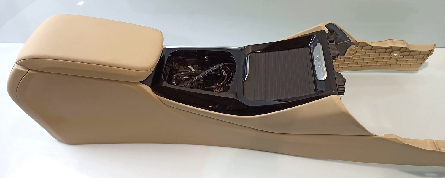 BMW X3 center Console OEM 51165A0C8E2 — Europe Delivery