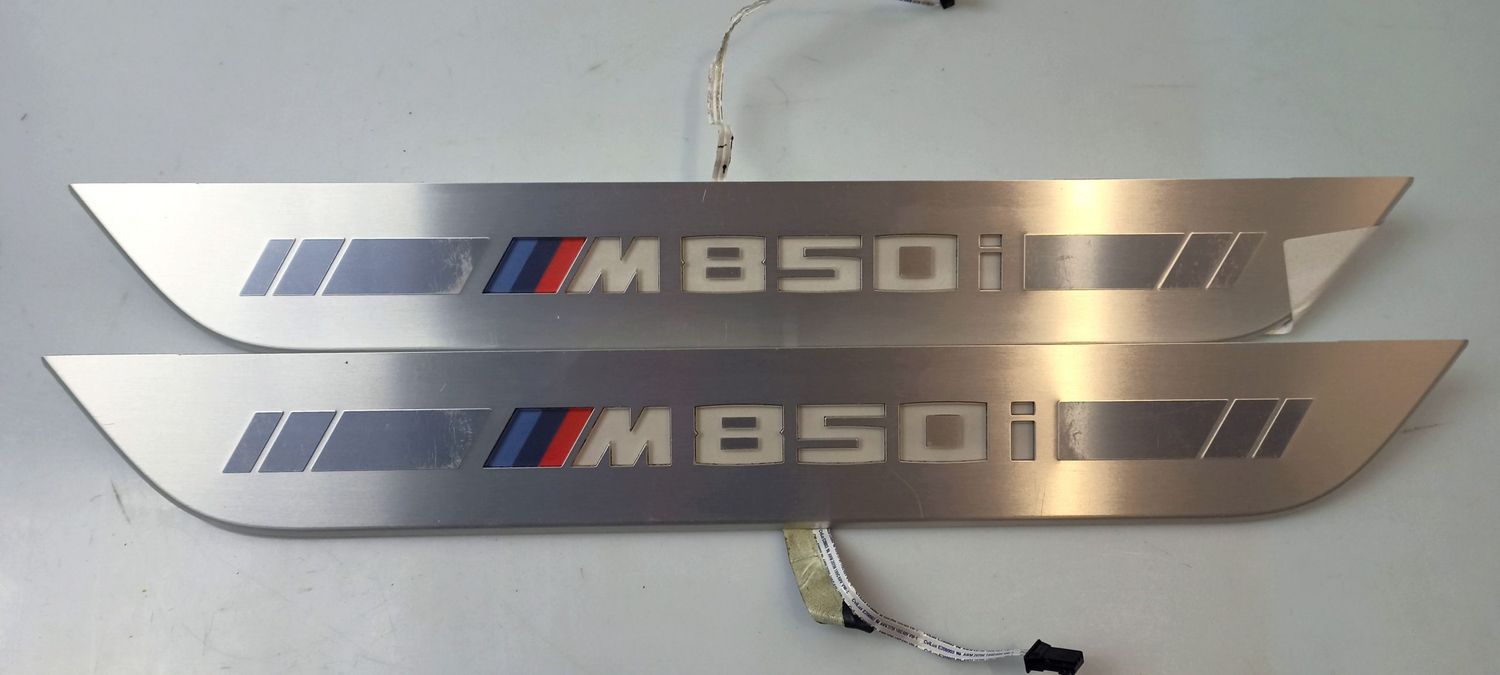 BMW 8 SERIES Front sill trim cover OEM 51478077785 — Europe Delivery