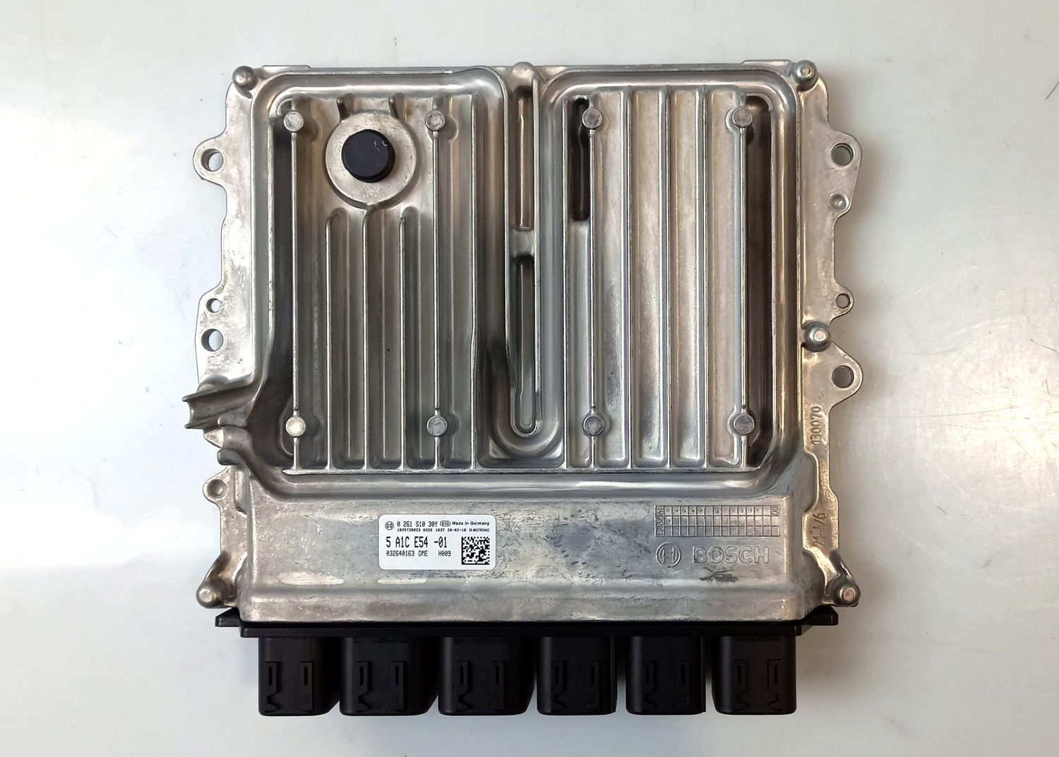 BMW 4 SERIES Engine Control Unit / module (ECU) OEM 12149894912 — Europe Delivery