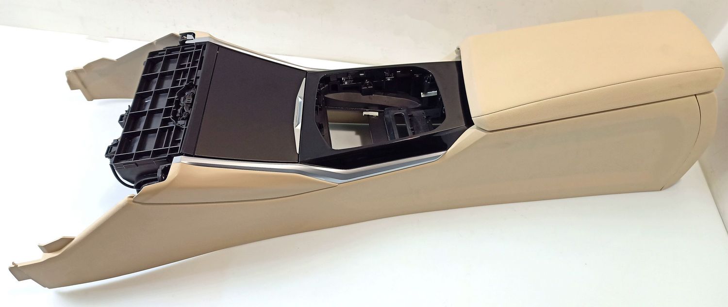 BMW 4 SERIES center Console OEM 51165A0EF77 — Europe Delivery