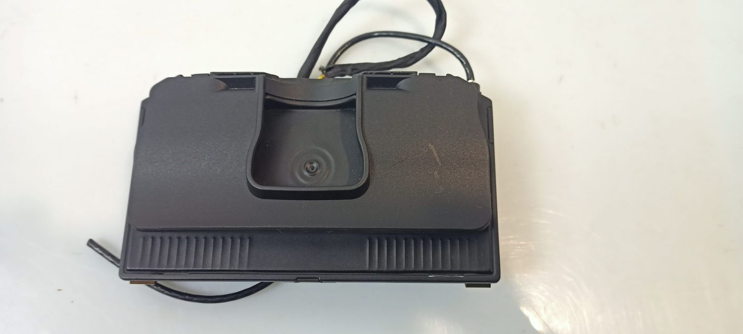 BMW 7 SERIES Wireless charging module OEM 6832605 — Europe Delivery