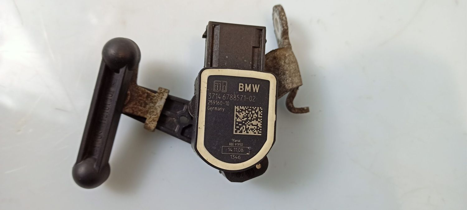 BMW 3 SERIES Headlight/headlamp level sensor OEM 37146784072 — Europe Delivery