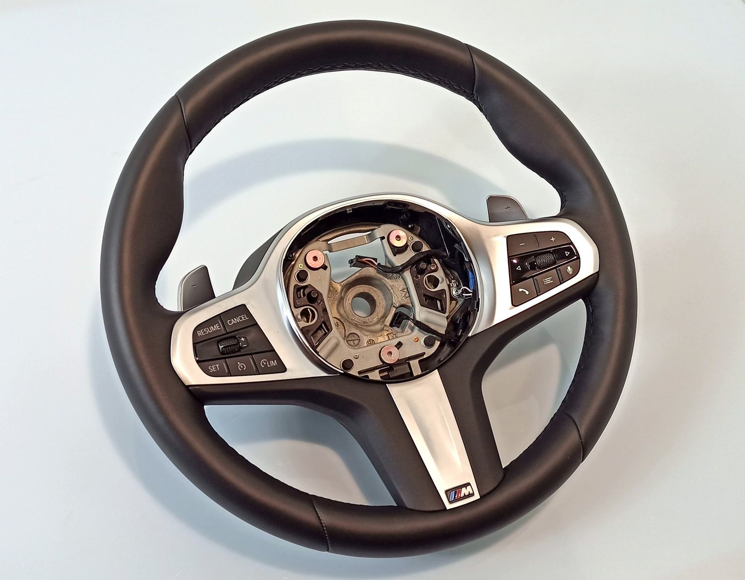 BMW 8 SERIES Steering Wheel OEM 32308008179 — Europe Delivery