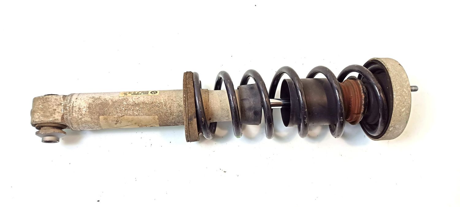 BMW 6 - SERIES Rear shock absorber with coil spring OEM 33526762798 — Europe Delivery