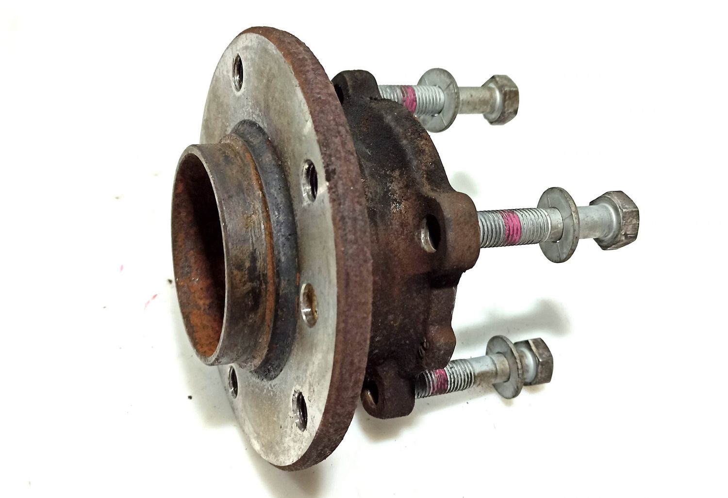BMW 3 SERIES Front wheel hub OEM 31216765157 — Europe Delivery