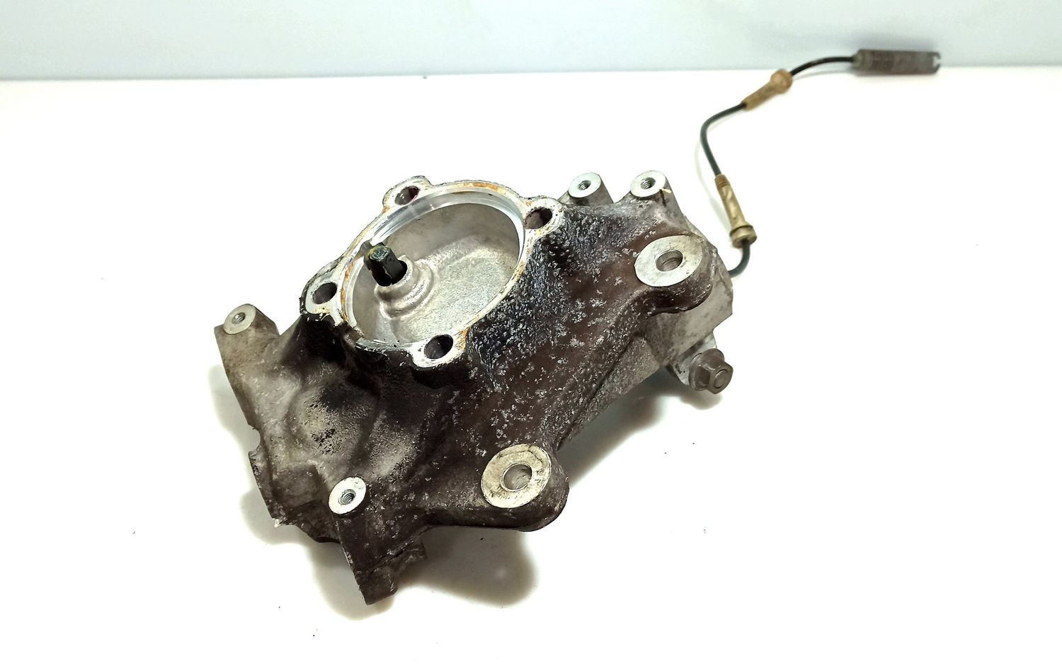 BMW 3 SERIES Front wheel hub OEM 31216764443 — Europe Delivery