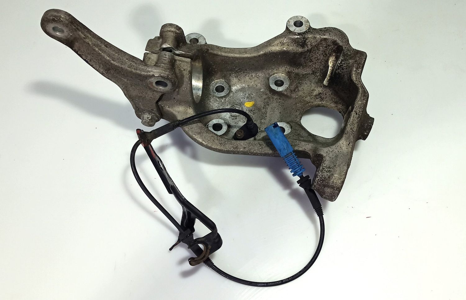BMW 6 - SERIES Front wheel hub spindle knuckle OEM 31216762018 — Europe Delivery
