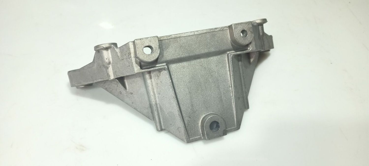 BMW X5 Engine mounting bracket OEM 51717328324 — Europe Delivery