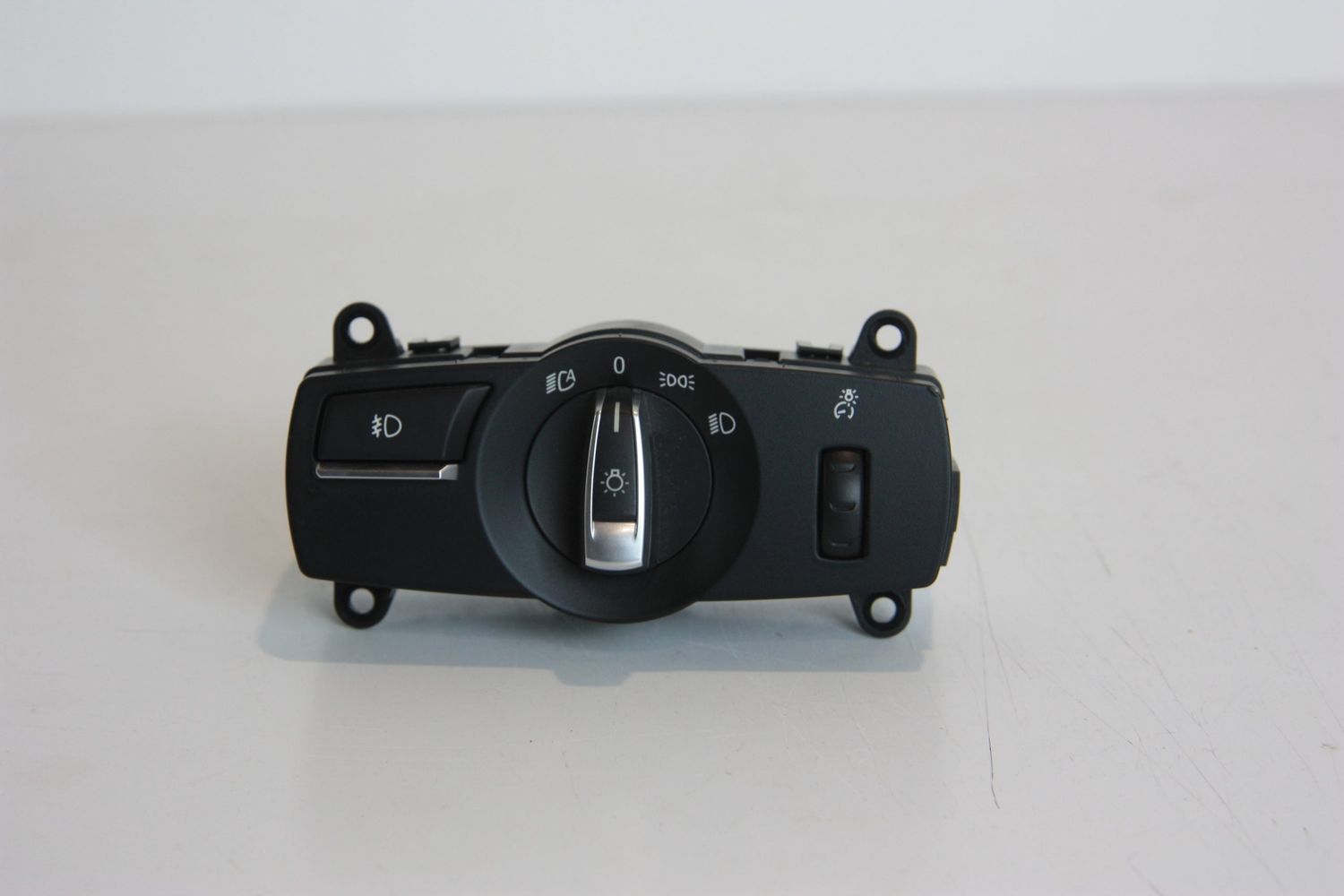 BMW 6 SERIES Light switch OEM 61319192745 — Europe Delivery