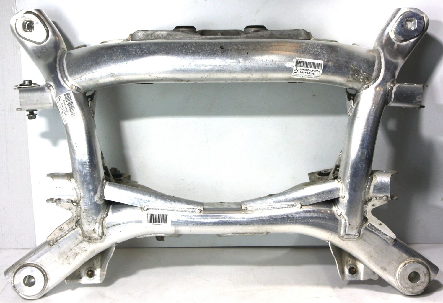 BMW 6 SERIES Rear axle Beam OEM 2284090 — Europe Delivery